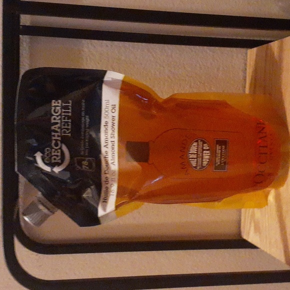 L'Occitane almond shower oil refill, 16.9 fl.oz. - Picture 3 of 4